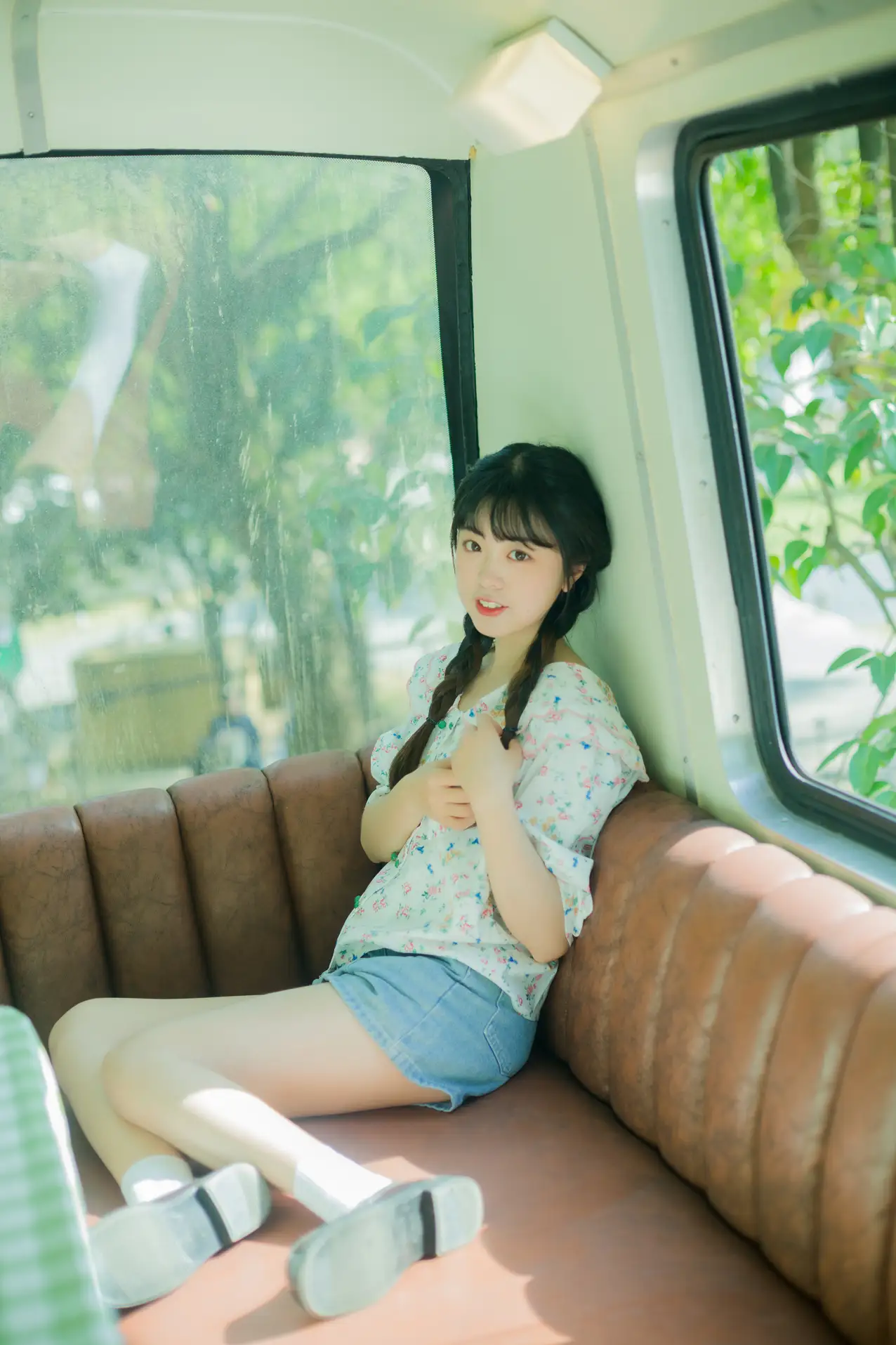 [YITUYU] 2022.09.11 Vol.1922 – The happiness hidden in the corner of the bus Cute bubbles#[28P]-13